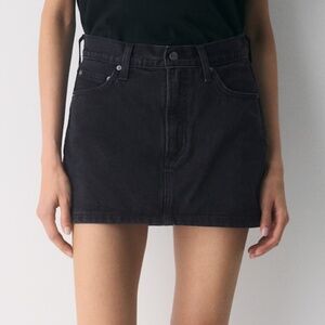 NWT Aritzia Denim Forum The '90s Ricci Black Denim Skirt - Size 23
